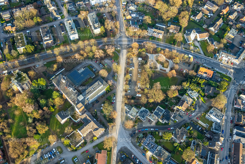 Bottrop251204123Kirchhellen | Luftbild, bewaldeter Park und Spielplatz Kirchhellener Ring, St. Antonius-Krankenhaus für Psychiatrie und Psychotherapie, Gartenstraße, Kirchhellen, Bottrop, Ruhrgebiet, Nordrhein-Westfalen, Deutschland