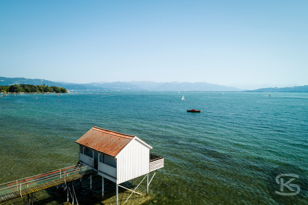 Bodenseebilder Galerie: Atemberaubende Fotos & Stimmungen | Entdecken Sie eine Sammlung stimmungsvoller Fotos vom Bodensee. Hochwertige Bilder von Sonnenauf- und -untergängen, Uferlandschaften, Booten und der Natur rund um den größten See Deutschlands. - Realisiert mit Pictrs.com
