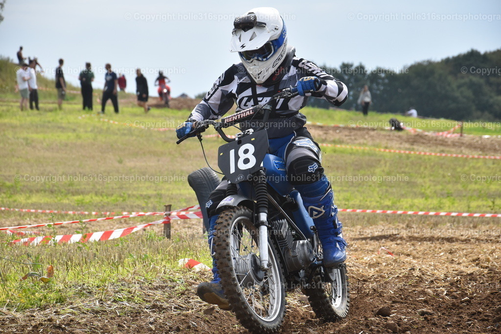 DSC_0260 | Sportfotografie , Motorsport, Motoross, Reitsport, Mointainbike, Enduro,
Landschaft , Outdoor, Eventfotografie, Landschaft, Bilder online bestellen - Realisiert mit Pictrs.com