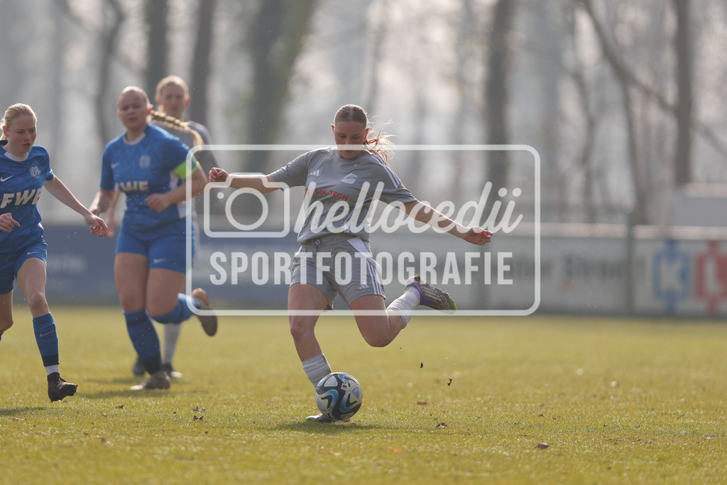 Fußball I Frauen I Saison 2025-2026 I Oberliga Niedersachsen I 15. Spieltag I SV Meppen 1912 e.v. U20 2 - BW Hollage -8 | Veerle Wobbe (23, BW Hollage) - Realisiert mit Pictrs.com