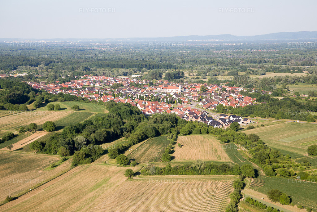 Vue aérienne: Vue de la ville à Mothern dans le département Bas Rhin, France. Photo: IMG_080176.jpg prise le 05/06/2015 par Werner Riehm/FLY-FOTO.euRésolution de l'original: 5472 x 3648 px