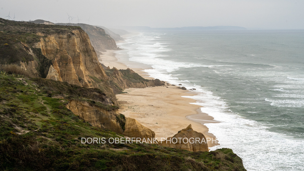 Existing infinity | Praia De Vale Furado near Nazaré: Existing infinity - Realisiert mit Pictrs.com