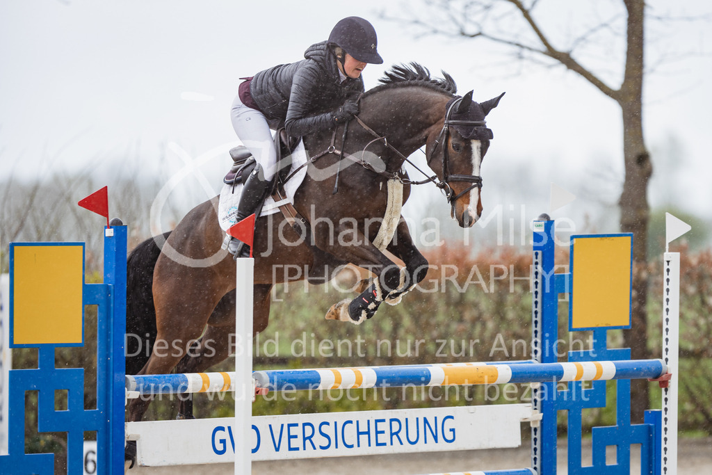 230425_Lemwerder_03SprPf-L-328 | Deine schönsten Turniermomente als professionelle Fotos! Entdecke hochwertige Pferdesport-Fotografie im Online-Shop. Jetzt Fotos finden & bestellen!