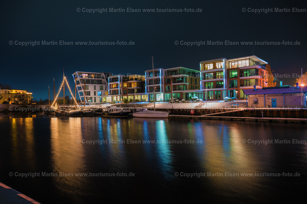 Stade Hafencity Winter Nacht Bild_ELS_8250041223 | Stader Winter - Realisiert mit Pictrs.com