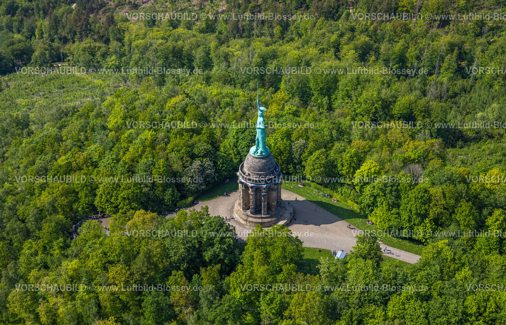 Detmold240505679Hermannsdenkmal_TeutoburgerWald | Luftbild, Hermannsdenkmal, kulturelle Statue des Cheruskerfürsten, nach Entwürfen von Ernst von Bandel, Teutoburger Wald, Hiddesen, Detmold, Ostwestfalen, Nordrhein-Westfalen, Deutschland