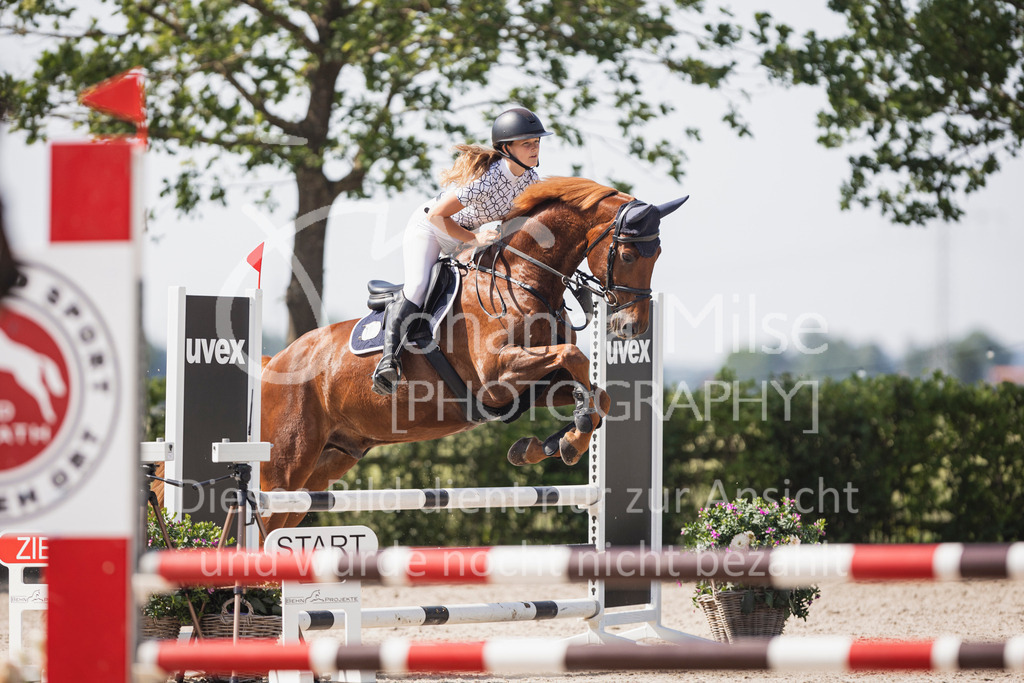 250622_Lemwerder_A-Stil-519 | Deine schönsten Turniermomente als professionelle Fotos! Entdecke hochwertige Pferdesport-Fotografie im Online-Shop. Jetzt Fotos finden & bestellen!