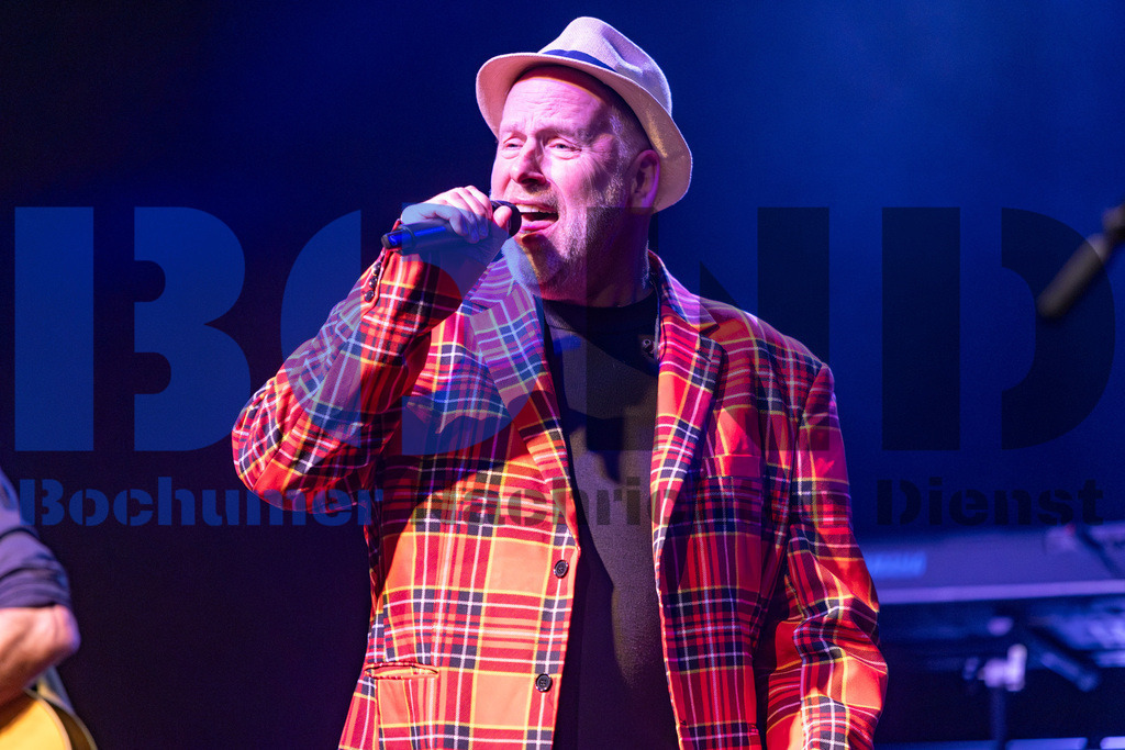 SES_GBAZEC20241227-34 | bond - Realisiert mit Pictrs.com