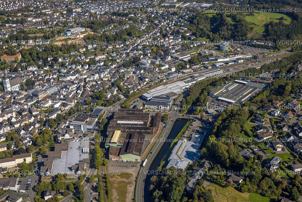 Attendorn230908933 | Luftbild, Gewerbegebiet Am Zollstock, Bahnhof, Blankenroder Mühle, Hanse Hotel und Attahöhle mit Höhlenrestaurant Himmelreich, Attendorn, Sauerland, Nordrhein-Westfalen, Deutschland
