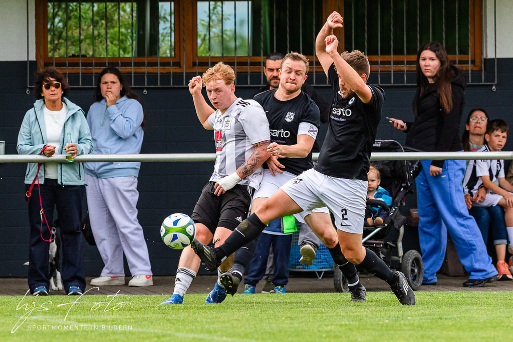 SV Waldesch - SG Urbar-14 | Sportfotografie Hermann-Josef Stoffel - Realisiert mit Pictrs.com