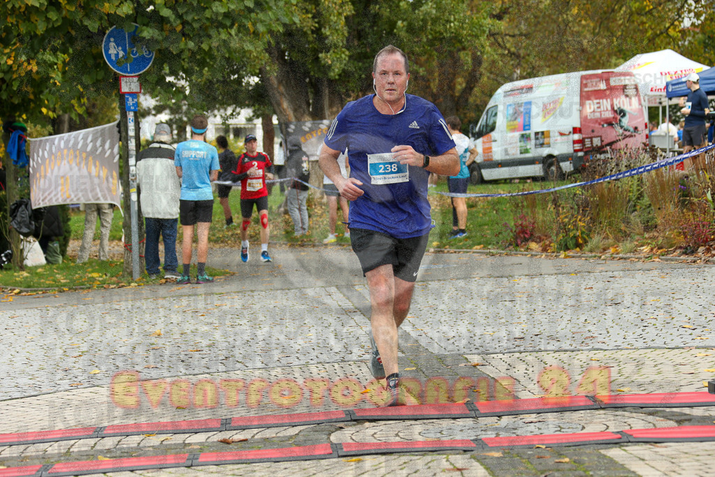 241020_1017_EX1_8579 | Sportfotografie im Rhein-Sieg Kreis, Köln, Bonn, NRW, Rheinland Pfalz, Hessen, etc. Unser Tätigkeitsfeld umfasst den Laufsport vom Volkslauf über den Marathon, Duathlon, Triathon bis zum Ultralauf wie Kölnpfad Ultra oder Schindertrail.