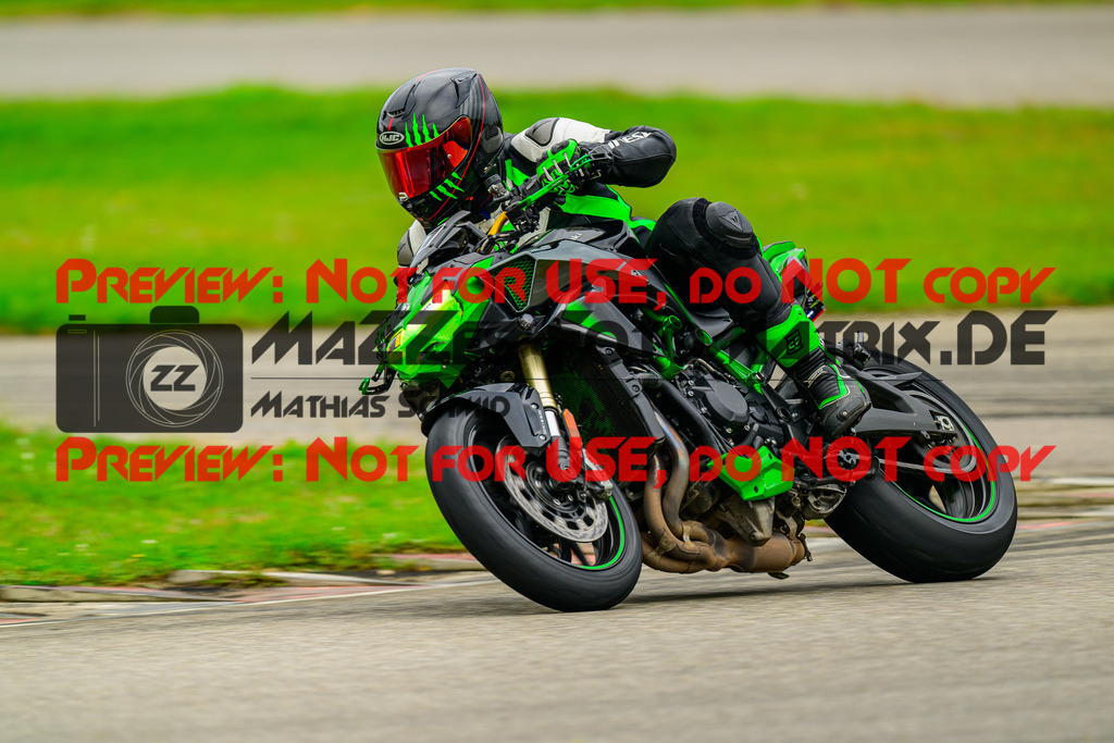 MaZZes_Fotomatrix_20241002_6007705_8787 | GELB