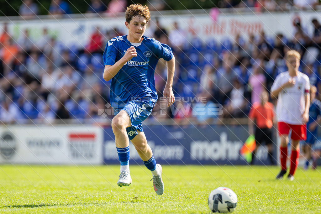20250920_Picselweb-Fotografie_1R3_0501 | JFV D/A &amp; Stade - VfB Oldenburg0:1 VfB no70:2 VfB no70:3 VfB JFV Eigentor0:4 VfB no70:5 VfB no71:5 JFV no3 Jaric Jimenez-Voss2:5 JFV no9 Janko Sylvester3:5 JFV no16 Damian Elias Mihro Burekovic - Realisiert mit Pictrs.com