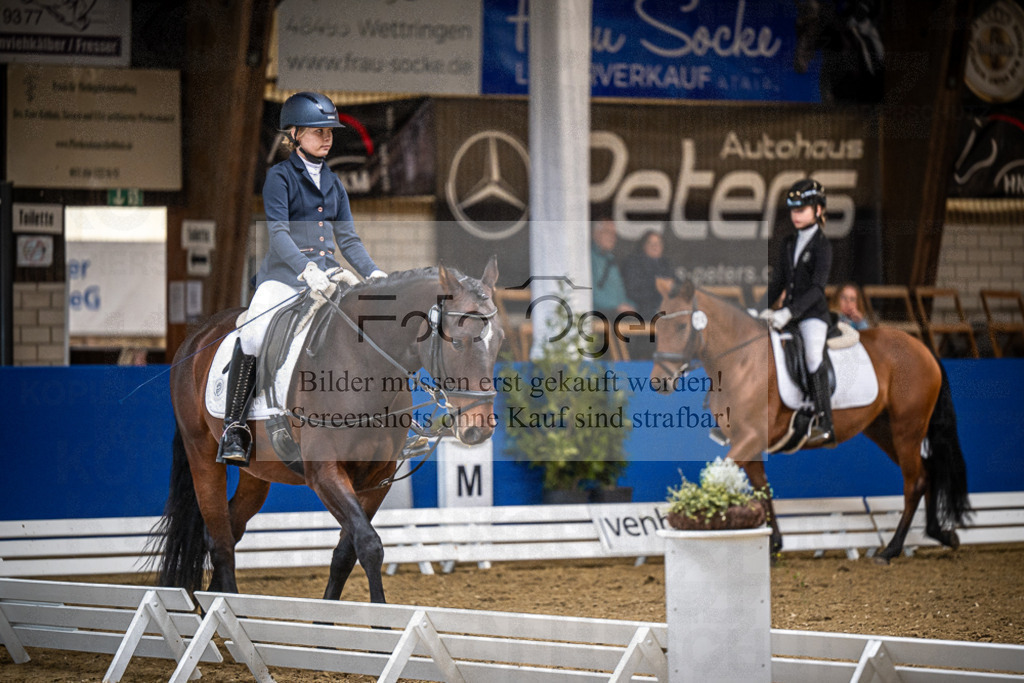 DOS_0846 | Entdecke hochwertige Reitturnierfotos von Foto Oger. Professionell, emotional und authentisch – jetzt Lieblingsmomente im Shop bestellen.Deutschlandweite Turnierfotografie. - Realisiert mit Pictrs.com