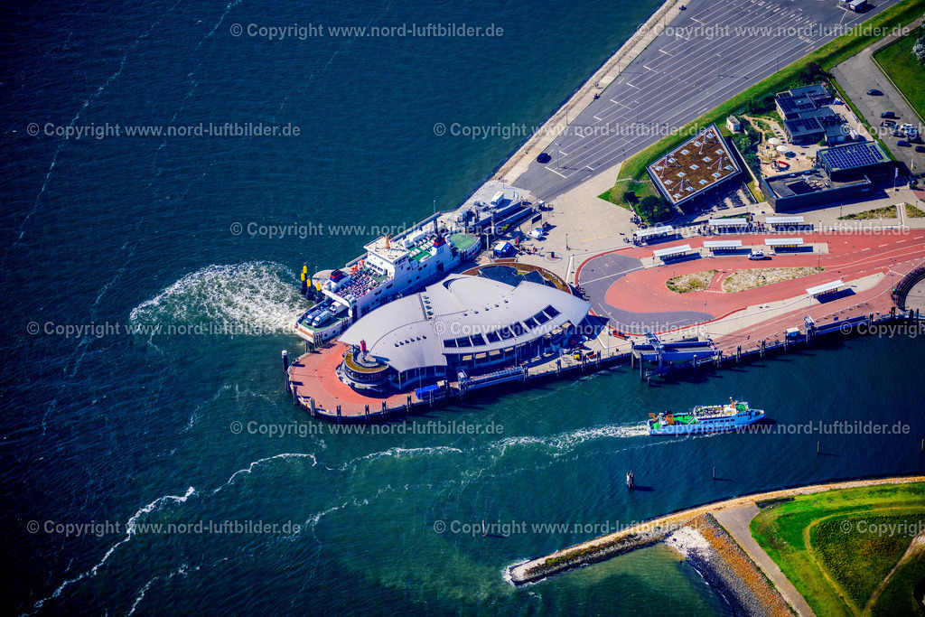 Norderney_Hafen_Frisia_III_Fährschiff_ELS_5741050924 | NORDERNEY 05.09.2024 Fähr- Hafenanlagen an der Meeres- Küste der Nordseeinsel Norderney Mit den Fährschiff Frisia III im Bundesland Niedersachsen, Deutschlan. Weiterführende Informationen bei: Adler-Schiffe GmbH & Co. KG. // Faehr- Hafenanlagen an der Meeres- Kueste der Nordseeinsel Norderney Mit den Faehrschiff Frisia III im Bundesland Niedersachsen, Deutschlan. Further information at: Adler-Schiffe GmbH & Co. KG. Foto: Martin Elsen