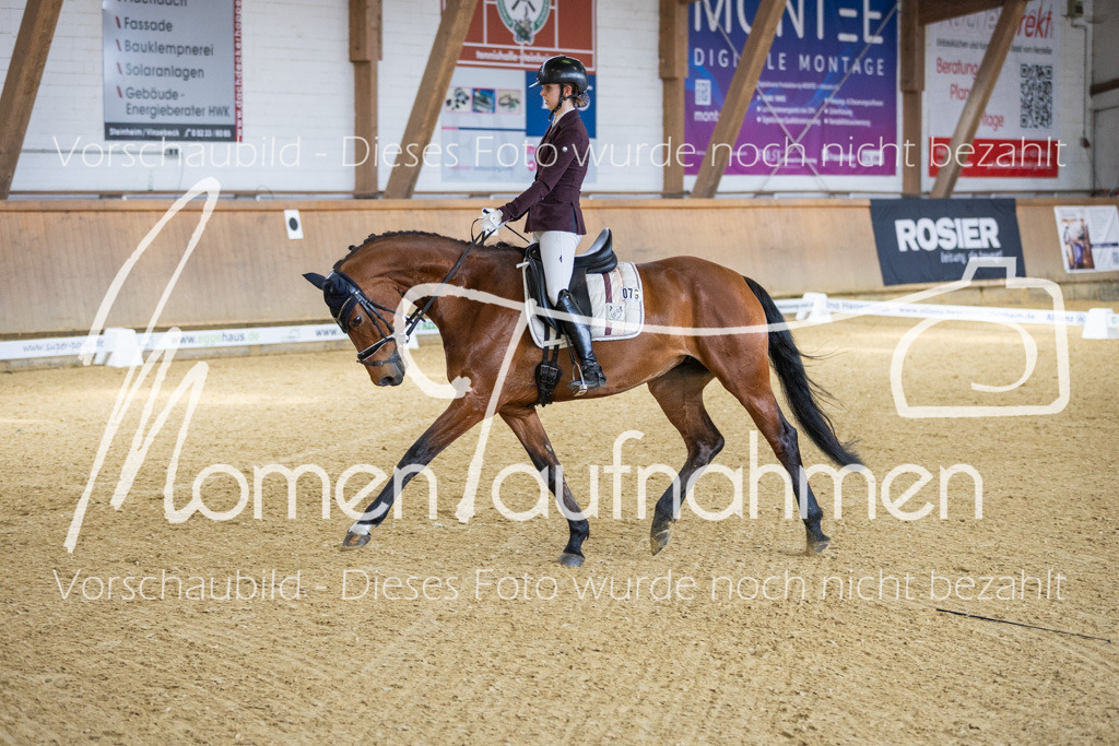 Sth-LPO25-A-Dr-077 | MomenTaufnahmen Pferdesportfotos