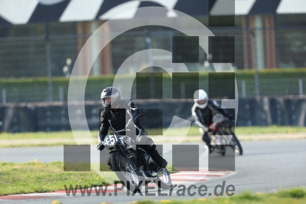 0e51-20260418_00484 | Schöne Erinnerungen an spannende Momente - das festzuhalten ist unser Job. PIXELrace.de ist seit 2003 auf den Rennstrecken Europas unterwegs um die Action draußen beim Fahren und die wunderbare Stimmung imm Fahrerlager für euch einzufangen.