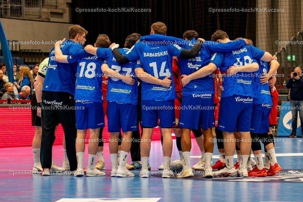 xKKU02032501041 | 02.03.2025, xkkux, Düsseldorf, Handball 2.HBL, Bergischer HC - TuS N-Lübbecke, Mitsubishi Electric HALLE: Mannschaftskreis BHC