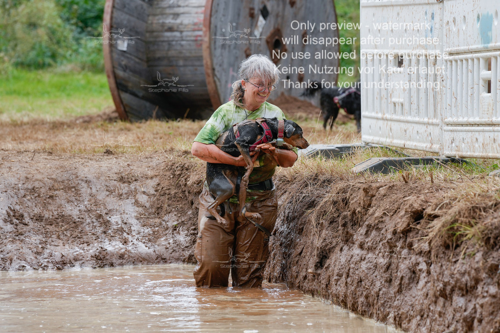 Schlamm_mit_Hund (409 von 460) | stephaniefillaphotographie - Realisiert mit Pictrs.com