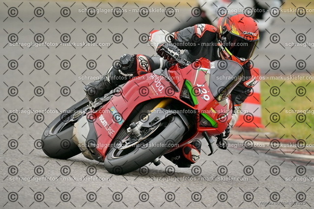 25bt05-0143 | markuskiefer.com - Realisiert mit Pictrs.com