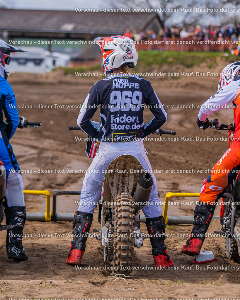 04_13_Bensdorf_Ladies-2436 | Sportfotografin aus Berlin-Brandenburg mit Fokus auf Motocross. Ich halte deine sportliche Leistung und echte Emotionen auf und neben der Strecke professionell fest. Entdecke die Fotos von deinem Rennen und bestelle sie direkt hier im Shop.