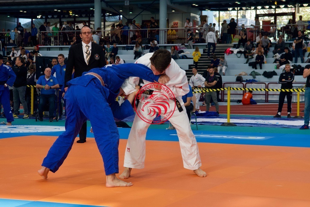 RAS_8382 | Fotos vom Adler Cup - Pictures from Adler Cup

Hier findet Ihr alle Eindrücke und großen Momente der Adler Cup Wochenenden. Here you will find all impressions and great moments of the Adler Cup weekends. - Realisiert mit Pictrs.com