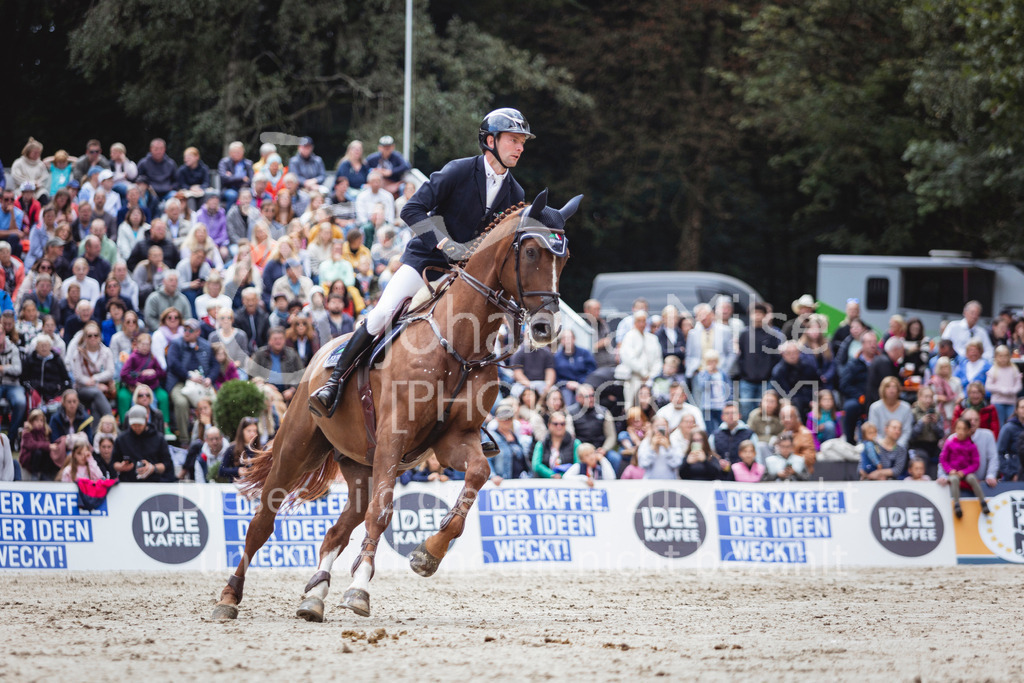 240915_OWLCh_GP-820 | Deine schönsten Turniermomente als professionelle Fotos! Entdecke hochwertige Pferdesport-Fotografie im Online-Shop. Jetzt Fotos finden & bestellen!