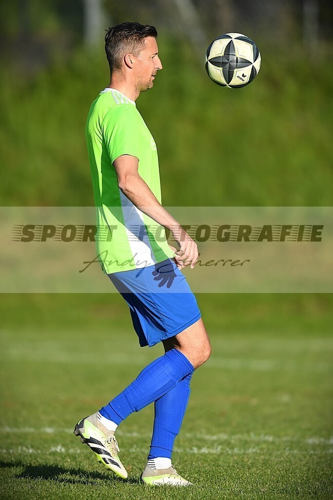 hDSC_2529 | Kaufen Sie Sportbilder im Onlineshop von Andy Scherrer Sportfotografie. Faszinierende Bilder von Sportevents aus der ganzen Schweiz. Fussball, Frauenfussball, Unihockey, Handball, Schwingen und weiteren Sportarten. - Realisiert mit Pictrs.com