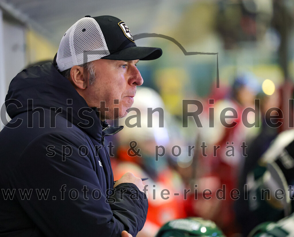 2026-01-18_098_TSV_Erding_gegen_Selber_Woelfe | Erding, Deutschland, 18.01.2026:Eishockey, Oberliga Süd 2025 / 2026, 38. Spieltag, TSV Erding gegen Selber Wölfe, Endergebnis: 2:3 n.V.Teamchef Thomas Daffner (Erding Gladiators)Foto: Christian Riedel / fotografie-riedel.net