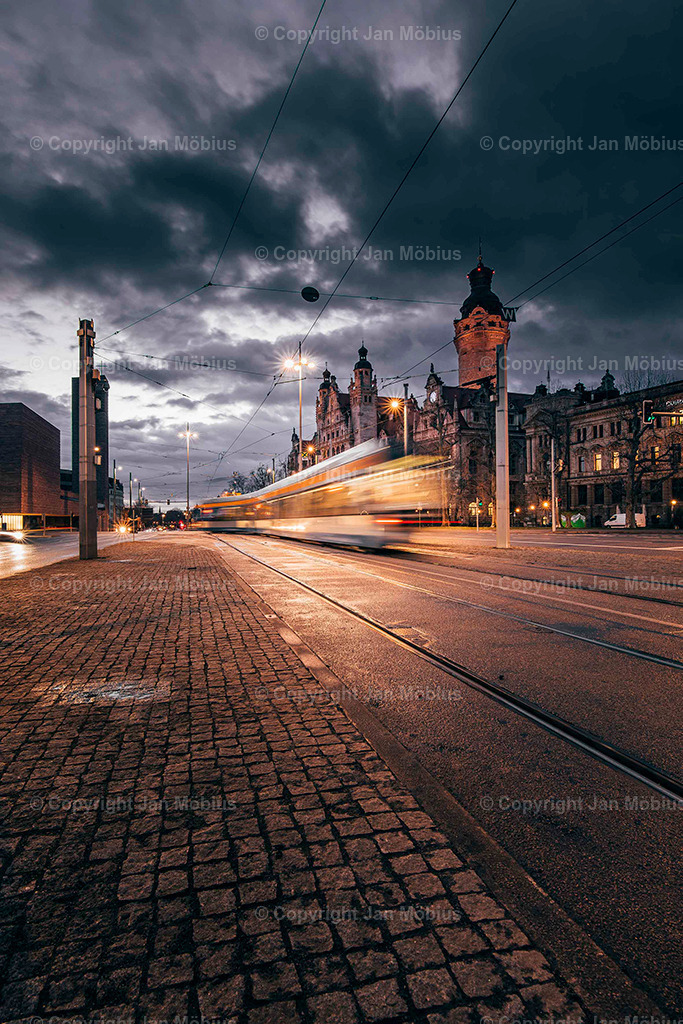 Neue Rathaus Leipzig | Das Neue Rathaus Leipzig beeindruckt mit monumentaler Architektur, historischem Flair und zentraler Lage. Es zählt zu den markantesten Wahrzeichen der Stadt und ist ein beliebter Fotospot - Realisiert mit Pictrs.com