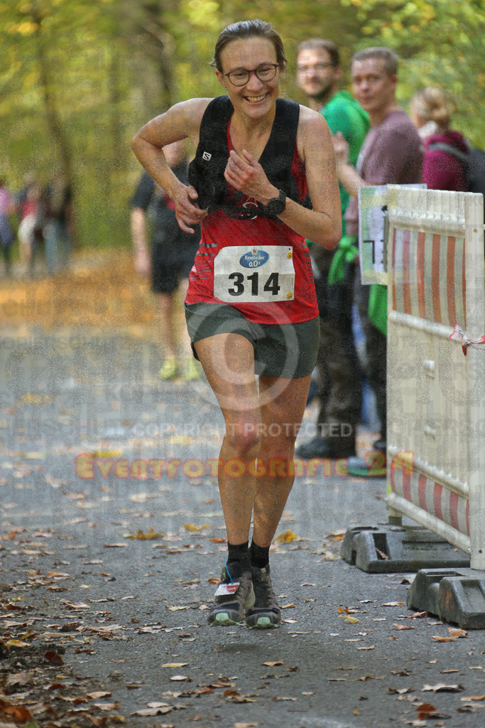 221030_1229_EX1_6381 | Sportfotografie im Rhein-Sieg Kreis, Köln, Bonn, NRW, Rheinland Pfalz, Hessen, etc. Unser Tätigkeitsfeld umfasst den Laufsport vom Volkslauf über den Marathon, Duathlon, Triathon bis zum Ultralauf wie Kölnpfad Ultra oder Schindertrail.