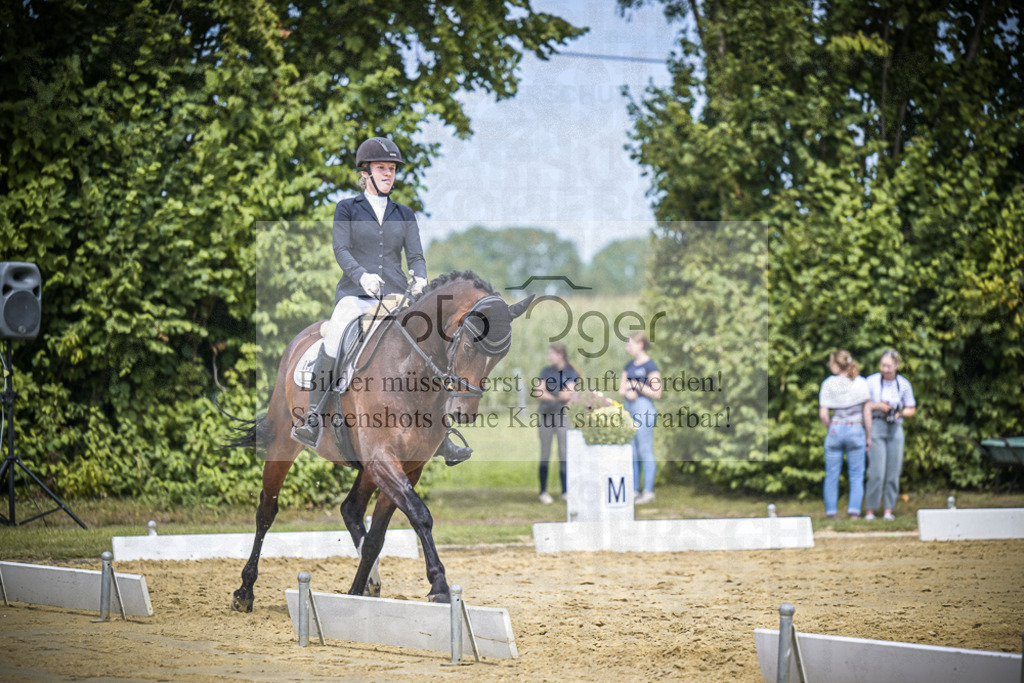 DOS_3414 | Entdecke hochwertige Reitturnierfotos von Foto Oger. Professionell, emotional und authentisch – jetzt Lieblingsmomente im Shop bestellen.Deutschlandweite Turnierfotografie. - Realisiert mit Pictrs.com