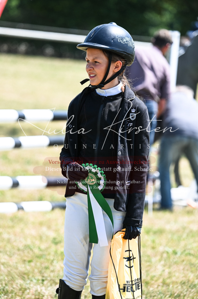 DSC_9943 | Pferde- und Turnierfotografie in Westsachsen. Pferdeportraits, Auftragszeichnungen und intuitive Kunst.