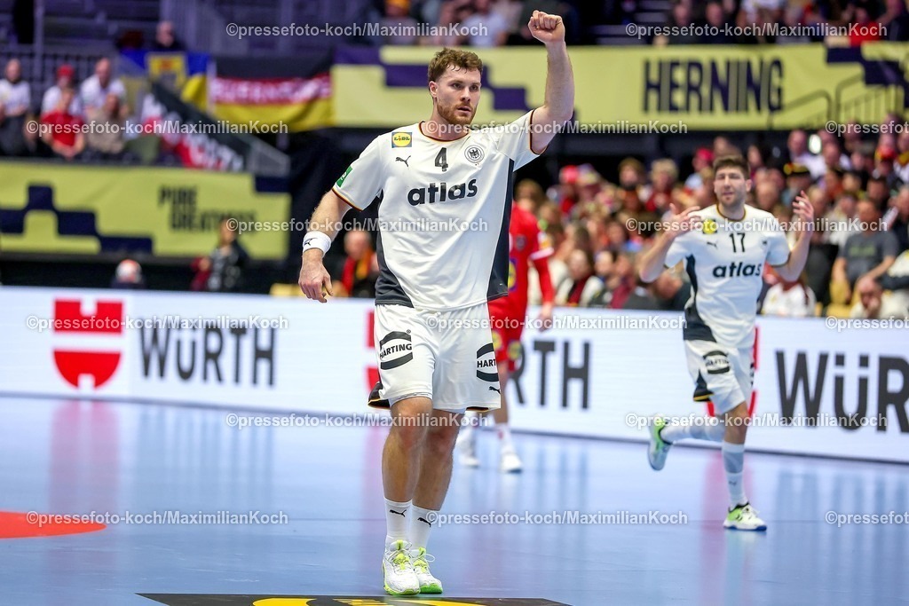 EHF15012602049 | 15.01.2026, Handball, Men's EHF EURO 2026, Deutschland - Östereich, Jyske Bank Boxen in Herning, Dänemark, Preliminary Round:  Johannes Golla (Germany #04) jubelnd