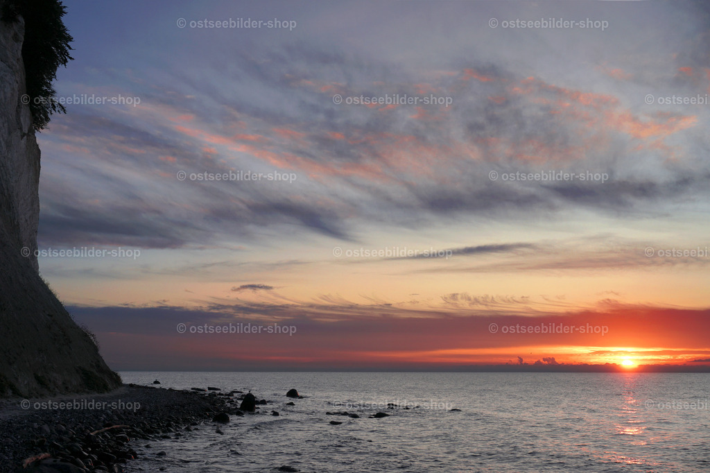 Sonnenaufgang am Wissower Ufer | Das Bild zeigt den Blick vom Wissower Ufer auf Rügen zum Sonnenaufgang über der Ostsee