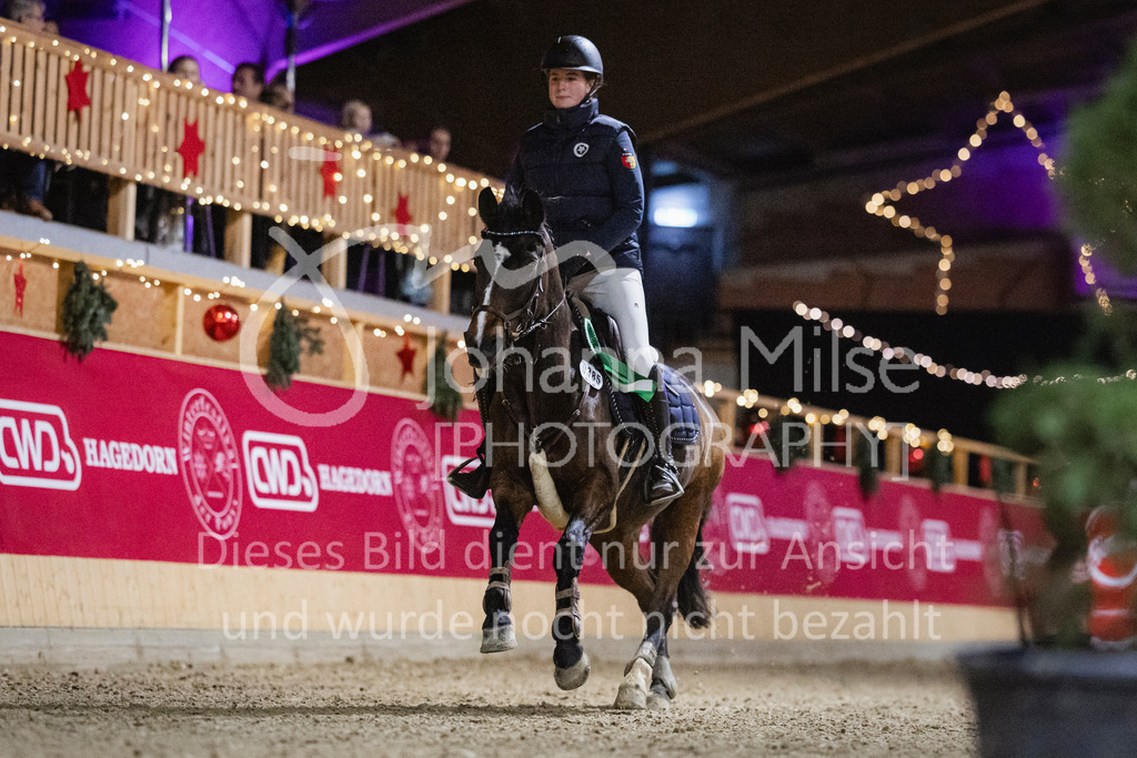 231118_PonyTrophy-311 | Deine schönsten Turniermomente als professionelle Fotos! Entdecke hochwertige Pferdesport-Fotografie im Online-Shop. Jetzt Fotos finden & bestellen!