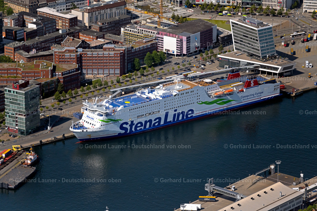 4037985 | Am Schwedenkai KIEL 07.08.2020 Im Hafen ankerndes und festgemachtes Fährschiff " Stena Germanica " in Kiel im Bundesland Schleswig-Holstein, Deutschland. Weiterführende Informationen bei: Stena Line GmbH & Co. KG. // Anchored and moored ferry in the harbor " Stena Germanica " in Kiel in the state Schleswig-Holstein, Germany. Further information at: Stena Line GmbH & Co. KG. Foto: Gerhard Launer