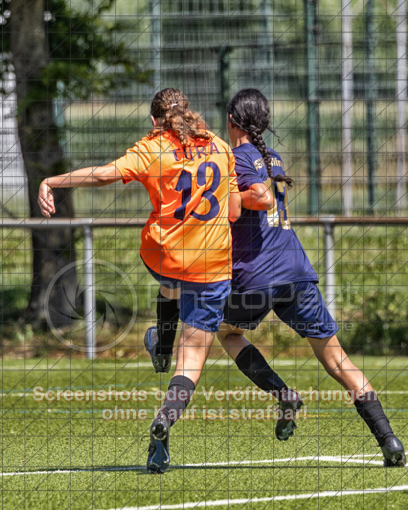 20250622_142417_0262-Bearbeitet | #,ASV Eislingen (blau) vs. Tura Untermünkheim (orange), Fussball, Aufstiegsspiel in B-Juniorinnen-VS Nord Runde 2 - WfV, Saison 2024/2025, Kunstrasensportplatz im Ösch, Staufeneckerstraße, 73054 Eislingen, 22.06.2025 - 14:00 Uhr,Foto: PhotoPeet-Sportfotografie/Peter Harich