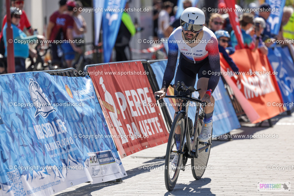 VJ__4831 | Neusiedlersee Radmarathon 2026@sportshot_your_pictrs #yourpictures#roadtowm2029 #nrm #neusiedlerseeradmarathon #neusiedlersee #neusiedlerseetourismus #burgenland #mörbisch #nrm26 #burgenlandtourismus #voglundco #poweredbyburgenlandtourismus #radsport #rad #marathon #ucigranfondo #visitburgenland #ucigranfondoworldseries