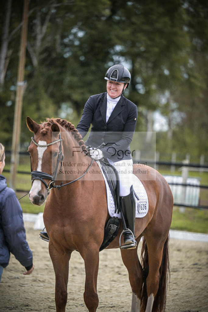 DOS_0026 | Entdecke hochwertige Reitturnierfotos von Foto Oger. Professionell, emotional und authentisch – jetzt Lieblingsmomente im Shop bestellen.Deutschlandweite Turnierfotografie. - Realisiert mit Pictrs.com