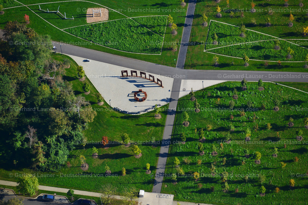 3491479 | Der Lippepark ist ein Grünzug im Bereich des ehemaligen Schachts Franz Nord der Zeche de Wendel in Herringen, Hamm. Er erstreckt sich in nord-südlicher Richtung zwischen dem Datteln-Hamm-Kanal und der Dortmunder Straße. Er ist geprägt durch eine Bergehalde und zwei weitere Aufschüttungen.