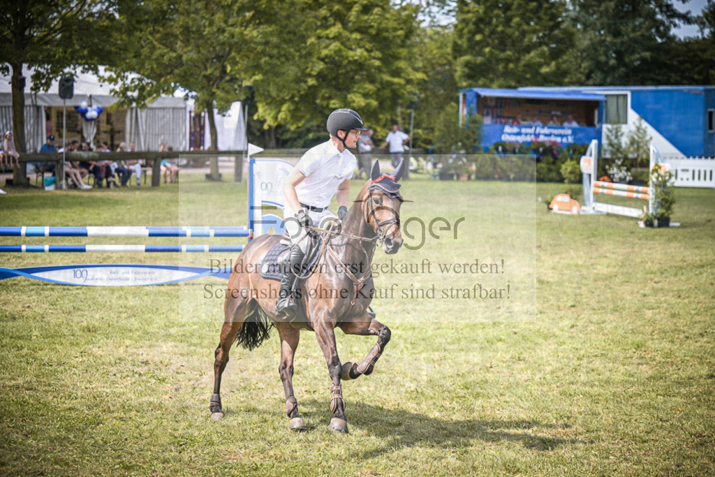 DOS_6676 | Entdecke hochwertige Reitturnierfotos von Foto Oger. Professionell, emotional und authentisch – jetzt Lieblingsmomente im Shop bestellen.Deutschlandweite Turnierfotografie. - Realisiert mit Pictrs.com