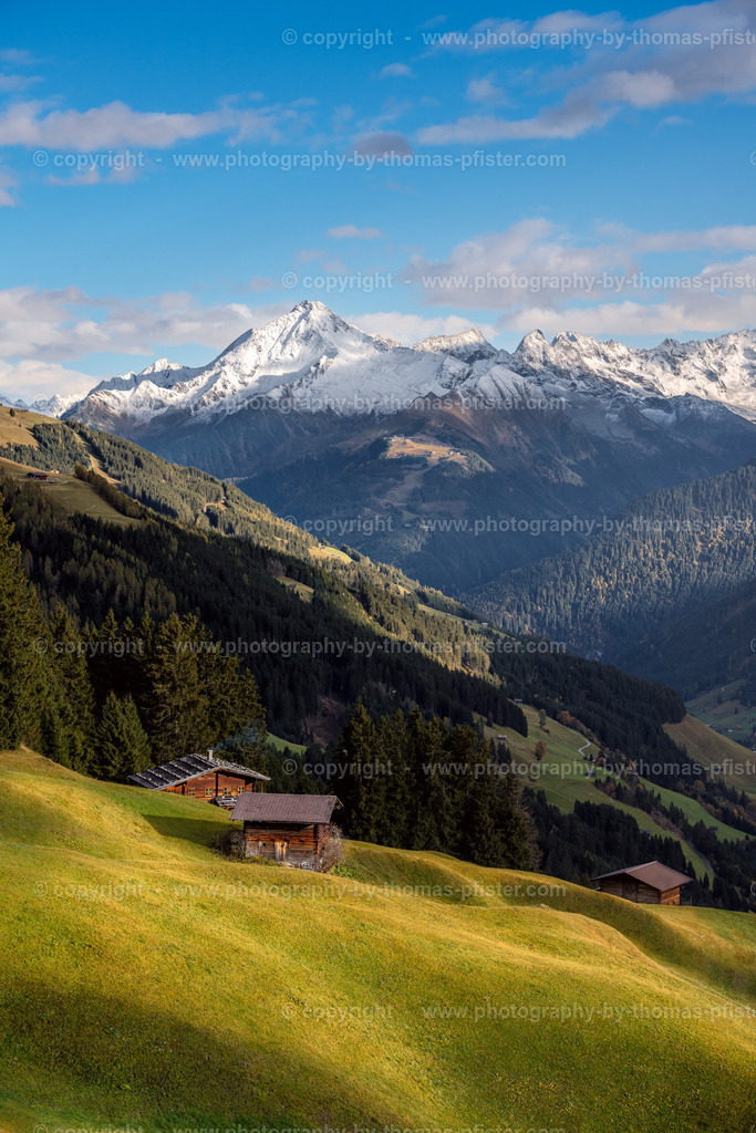 Hütten Lämmerbichl Blick zur Ahornspitze copyright  Thomas Pfister-1 | PHOTOGRAPHY BY THOMAS PFISTER