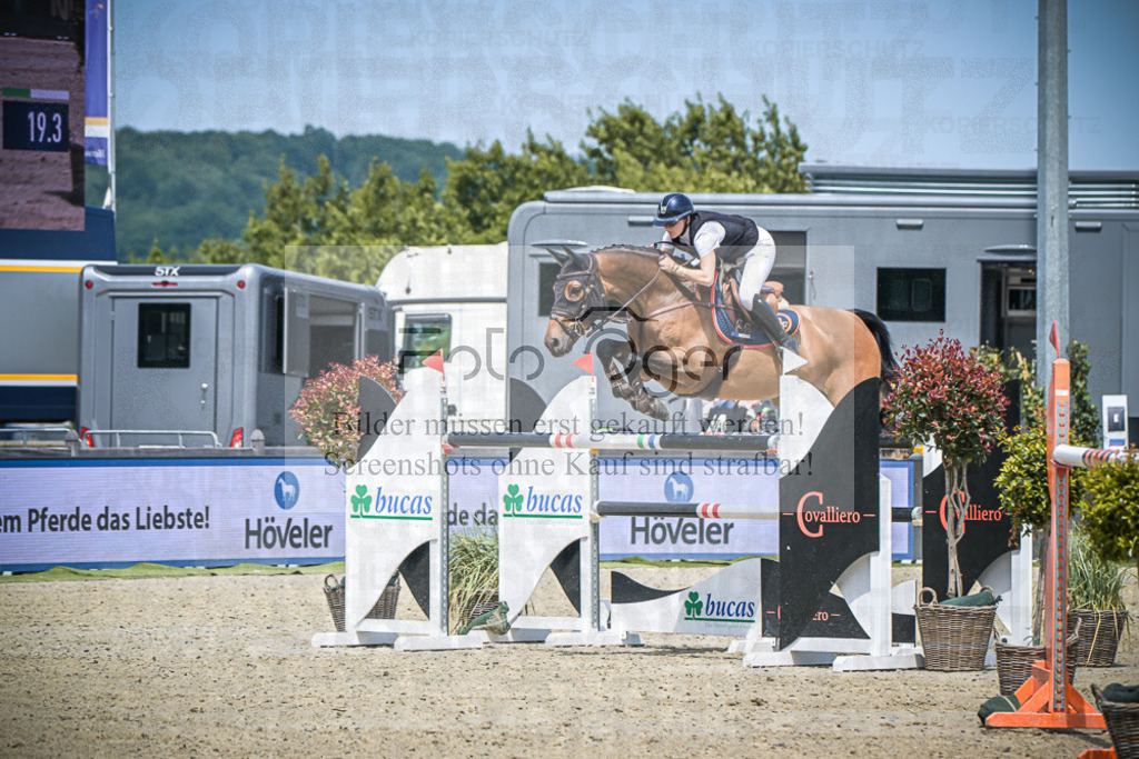 DOS_4518 | Entdecke hochwertige Reitturnierfotos von Foto Oger. Professionell, emotional und authentisch – jetzt Lieblingsmomente im Shop bestellen.Deutschlandweite Turnierfotografie. - Realisiert mit Pictrs.com