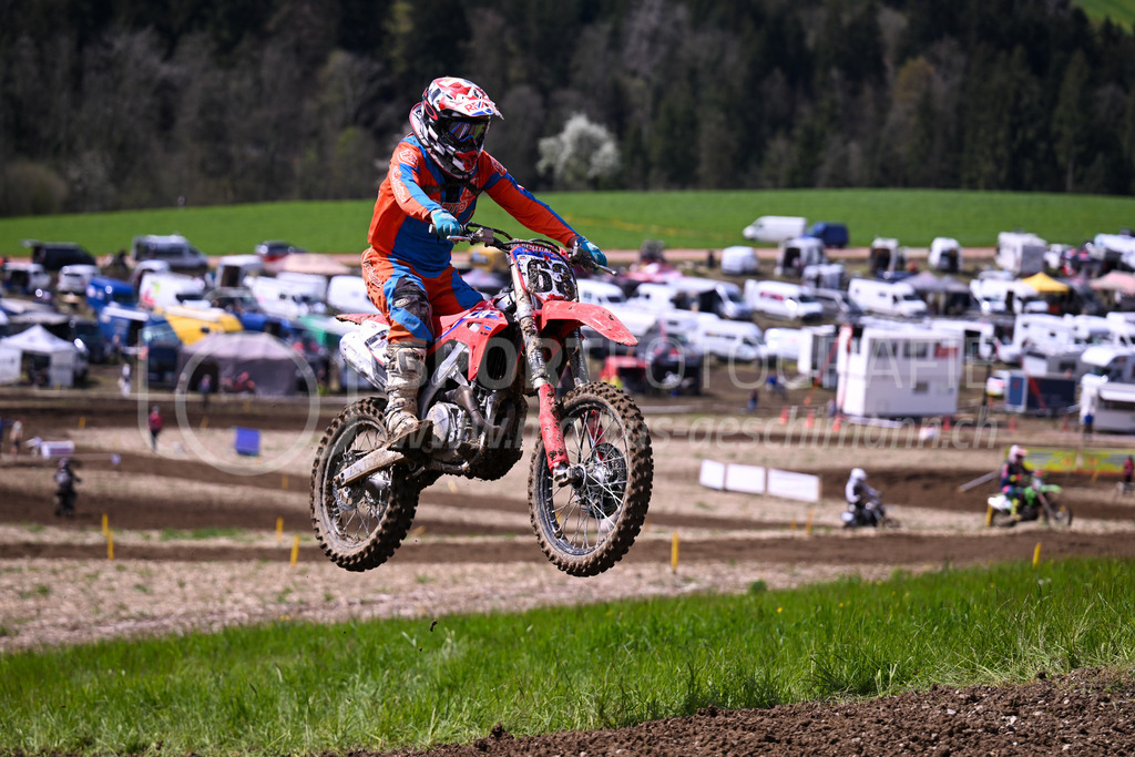 Motocross Schlatt bei Winterthur - 29. April 2023 | #63 Steiger Marcel aus Andelfingen (CH) auf Honda in der Kategorie Hobby Open am Motocross Schlatt bei Winterthur, 29. April 2023.
Instagram: @mx_schlatt | @mc_wila | @sam_schweiz
Bild: Sportfotografie Markus Aeschimann | www.markus-aeschimann.ch - Realisiert mit Pictrs.com