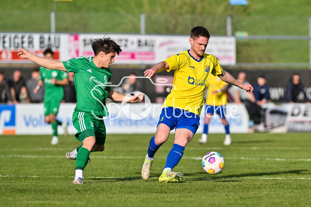 FC Pipinsried - TSV Grünwald | im Duell David LUCKSCH (TSV Gruenwald 38) und Mario GOTZENDORFER (FCP #6) / Zweikampf / Bayernliga Sued: FC Pipinsried - TSV Gruenwald, Kuechenstadel Arena am 11.04.2025