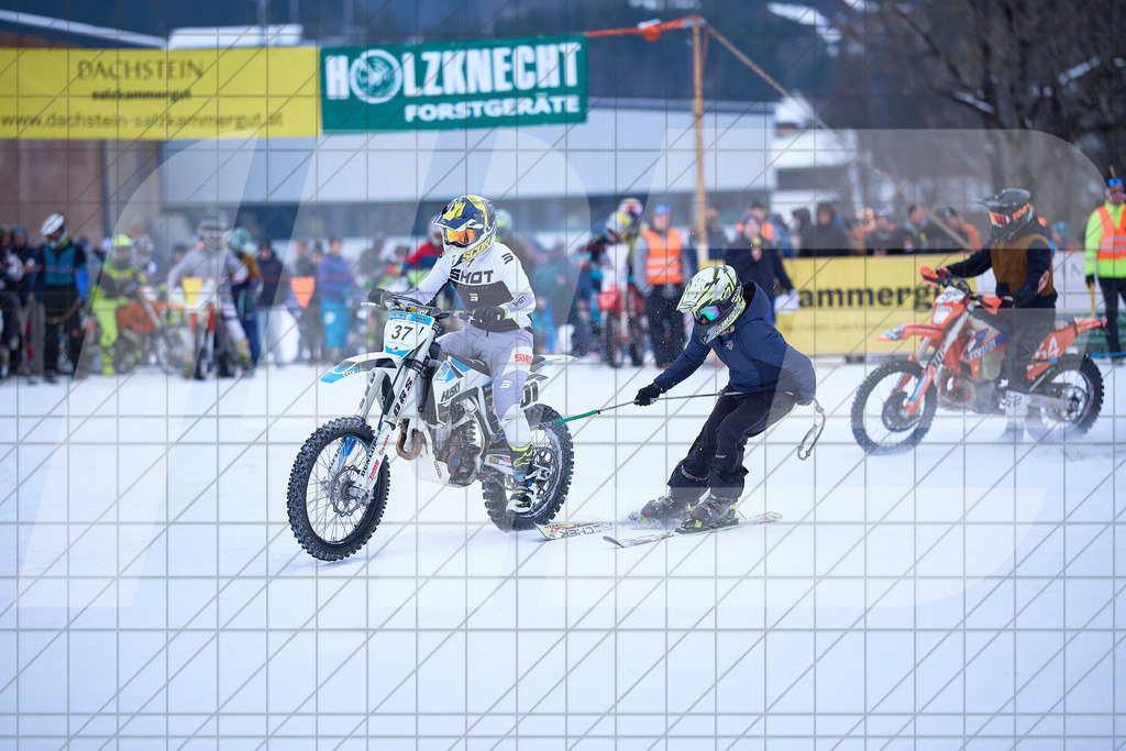 11. Holzknecht Skijöring | Skijöring am 24.01.2026: 11. Holzknecht Skijöring in Gosau am Dachstein, Oberösterreich, ÖsterreichFoto: © 2026 Martin Bihounek | mb-creative.eu