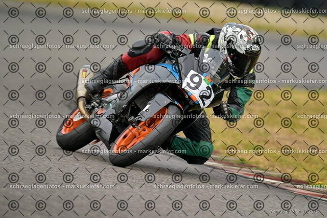 25bt05-1105 | markuskiefer.com - Realisiert mit Pictrs.com