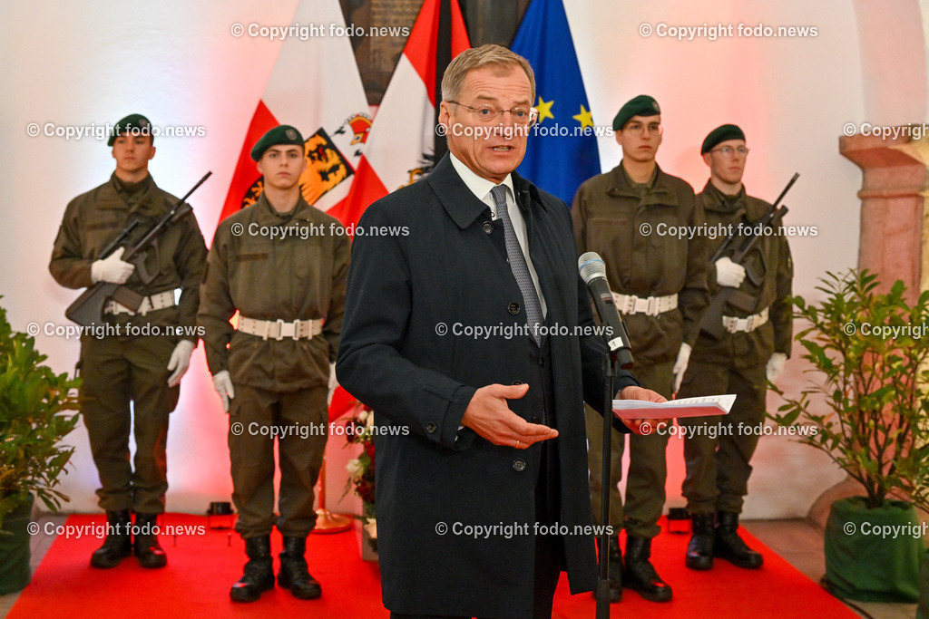 Landhaus Linz_ Kranzniederlegung 2023_ 02.11.2023-12 | 02.11.2023, Landhaus Linz AUT, Promenade, Kranzniederlegung 2023 zum Gedenken all jener, die in der Vergangenheit für Oberoesterreich Verantwortung getragen haben, im Bild LH Thomas Stelzer (VP)