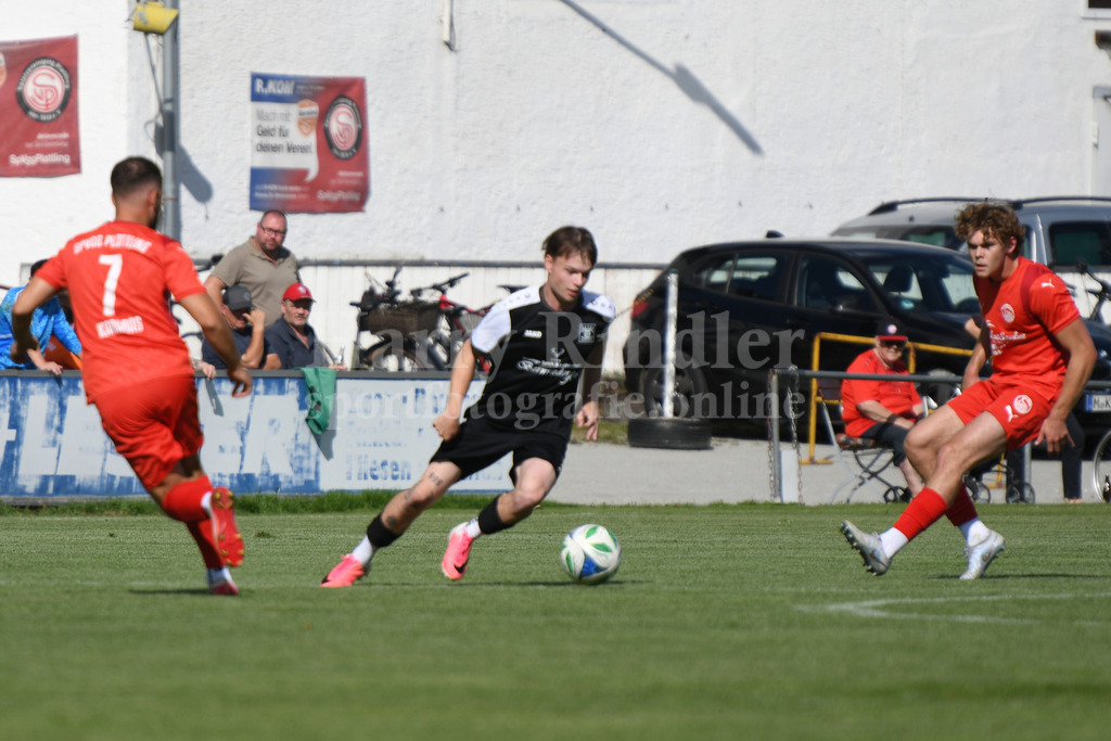 SpVgg Plattling : SpVgg GW Deggendorf | Laurin Hübscher (SpVgg GW Deggendorf #10) - Realisiert mit Pictrs.com