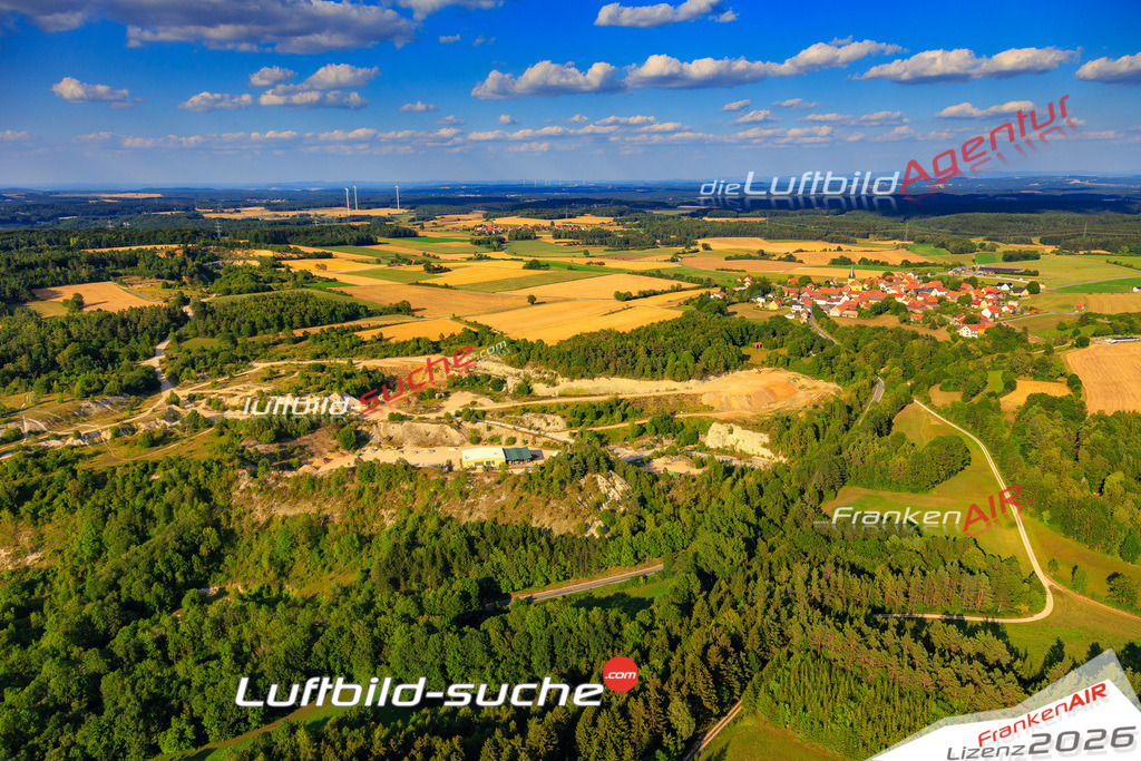 Die Luftaufnahme der Stadt Scheßlitz wurde vom UL-Flugzeug heraus erstellt ( keine Drohne )- hohe Auflösung für beste Qualität